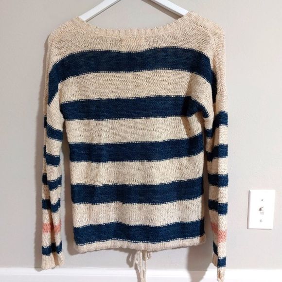 Pink Rose sweater with drawstring bottom - Picture 4 of 6